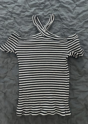 Siyah beyaz çizgi Desenli Kısa Kollu boyun detaylı kayık yakablu - Görsel 2