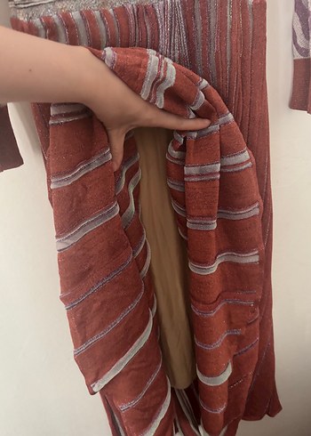 Uzun Kollu Zebra Desenli Pliseli Uzun Elbise - Görsel 4