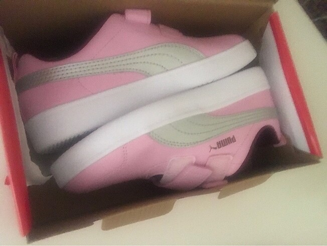 Puma hiç kullanılmamış 35 numara kız çocuk/kadın ayakkabı