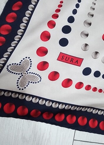 Sura İpek eşarp