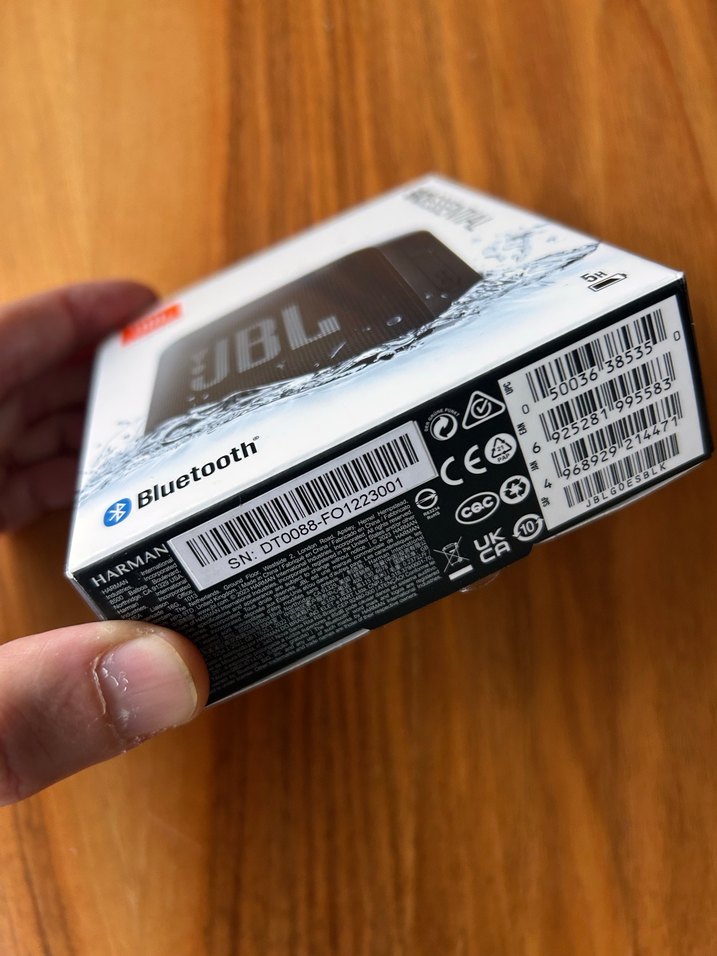 JBL Go Essential Siyah Bluetooth Hoparlör - Görsel 2