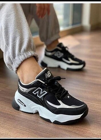 New Balance 990