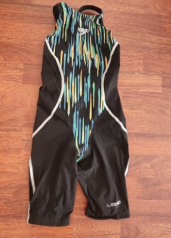 10 Yaş Beden Speedo LZR yarış mayosu