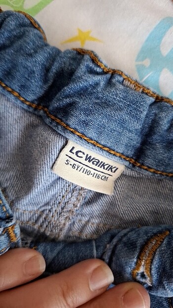 LC Waikiki Sort tsihirt 