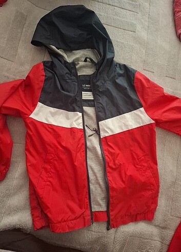 LC Waikiki Erkek çocuk yağmurluk