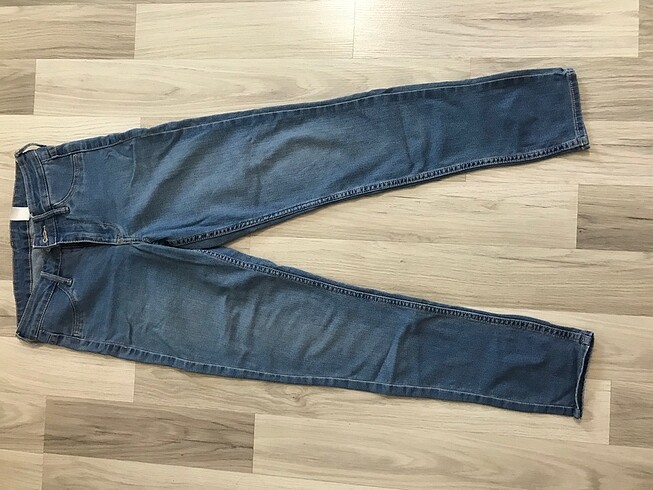 H&M skinny birkaç kez giyildi 25 26 beden
