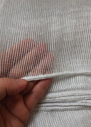 4.35 eninde 2.50 yüksekliğinde pilesiz düz olarak dikilmiştir - Görsel 3