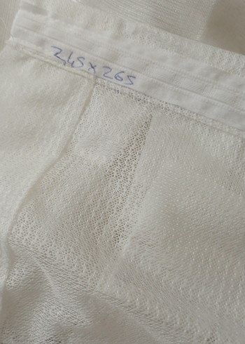 2.45 eninde 2 65 yüksekliğinde pilesiz düz olarak dikilmiştir - Görsel 3