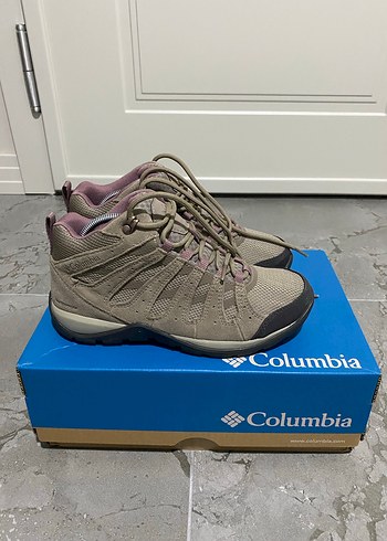 Columbia 38,5