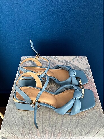 38 Beden Tatlı mavi topuklu sandalet