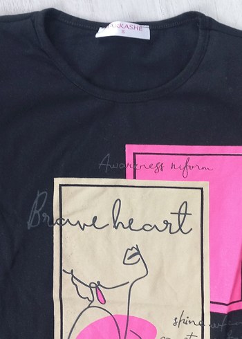 Siyah Baskılı Kadın Tişört - Görsel 2