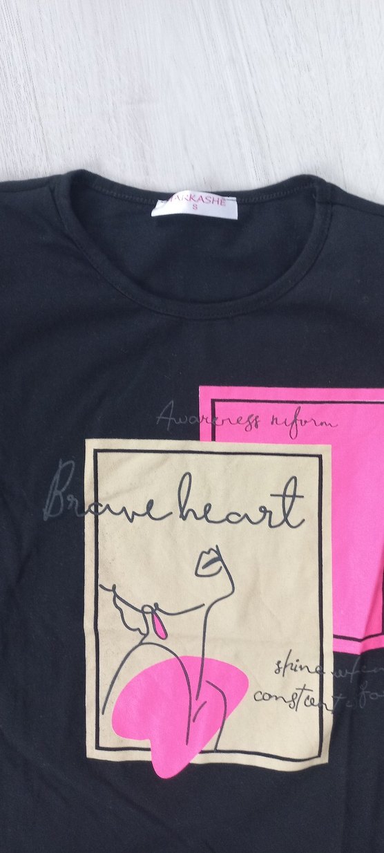 Siyah Baskılı Kadın Tişört - Görsel 2