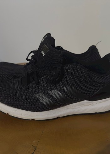 Adidas Siyah Bagcikli Erkek Kosu Ayakkabisi
