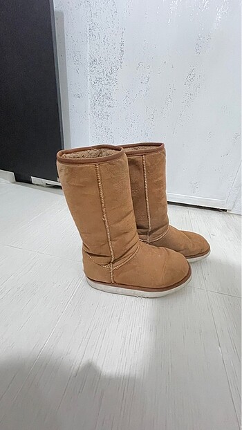 Ugg bot