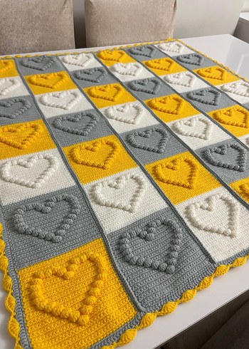 Sarı, Beyaz ve Gri Kalp Desenli Örgü Çocuk Battaniyesi - Görsel 3