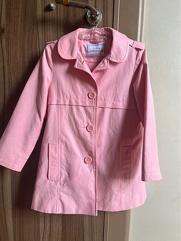 Pembe yağmurluk