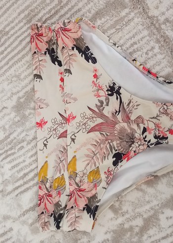 Diğer Çiçek Desenli Beyaz Bohem Bikini Altı