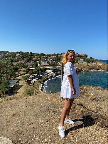 Beyaz elbise