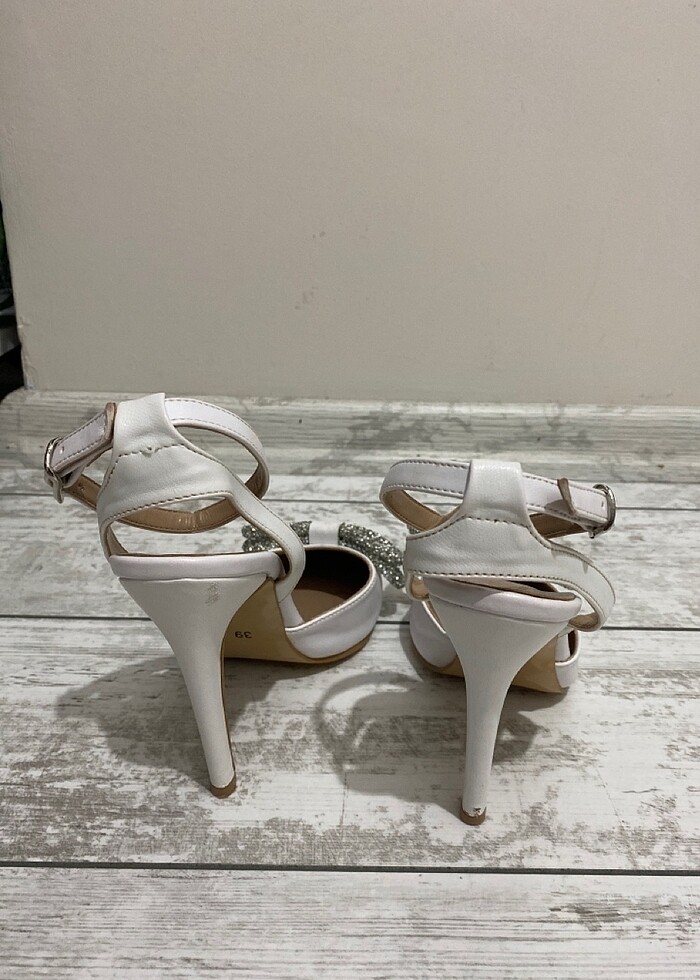 Topuklu ayakkabı - Görsel 3