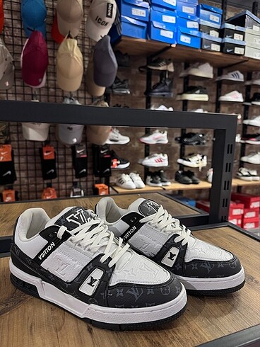 44 Beden Louis Vuitton Trainers