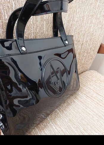 Armani Parlak Siyah Deri Kadın El Çantası