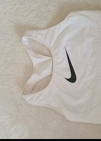 Nike Nike úst