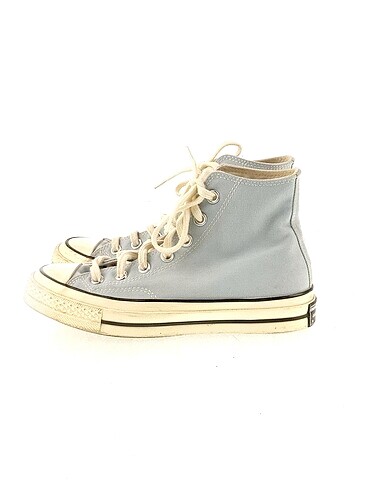 Converse Spor Ayakkabı %70 İndirimli.
