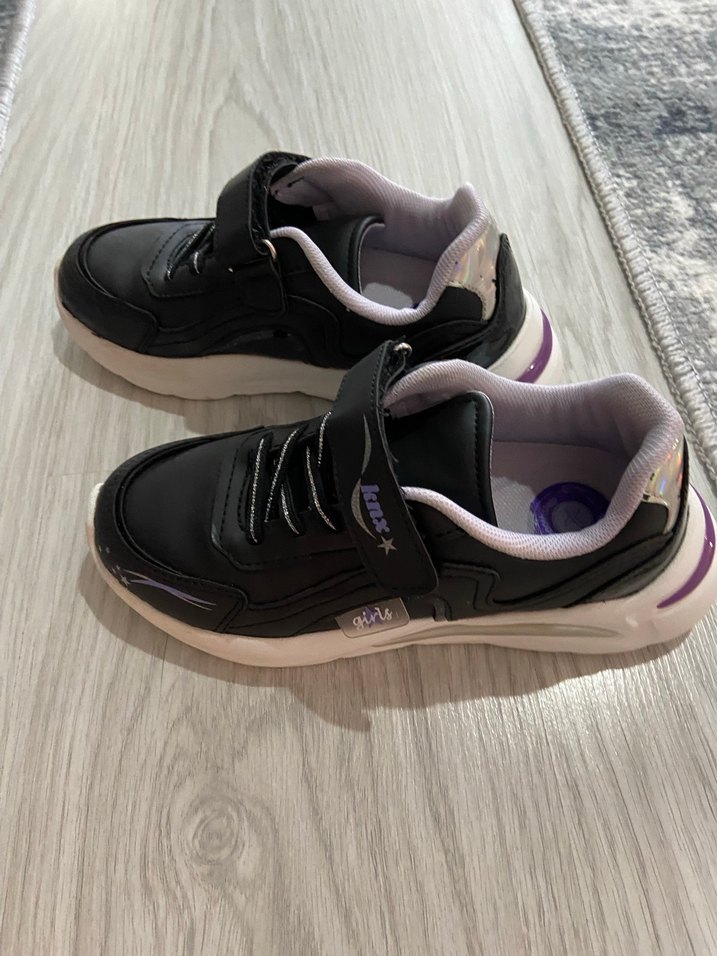 32 numara kız çocuk spor ayakkabı - Görsel 2