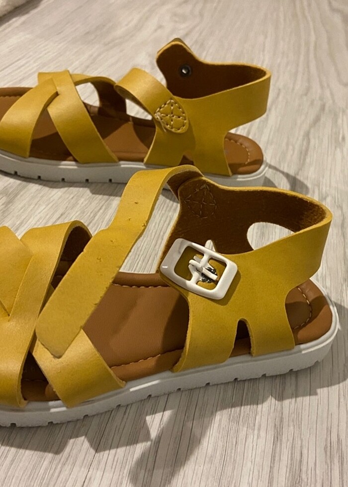 28 numara sandalet - Görsel 2