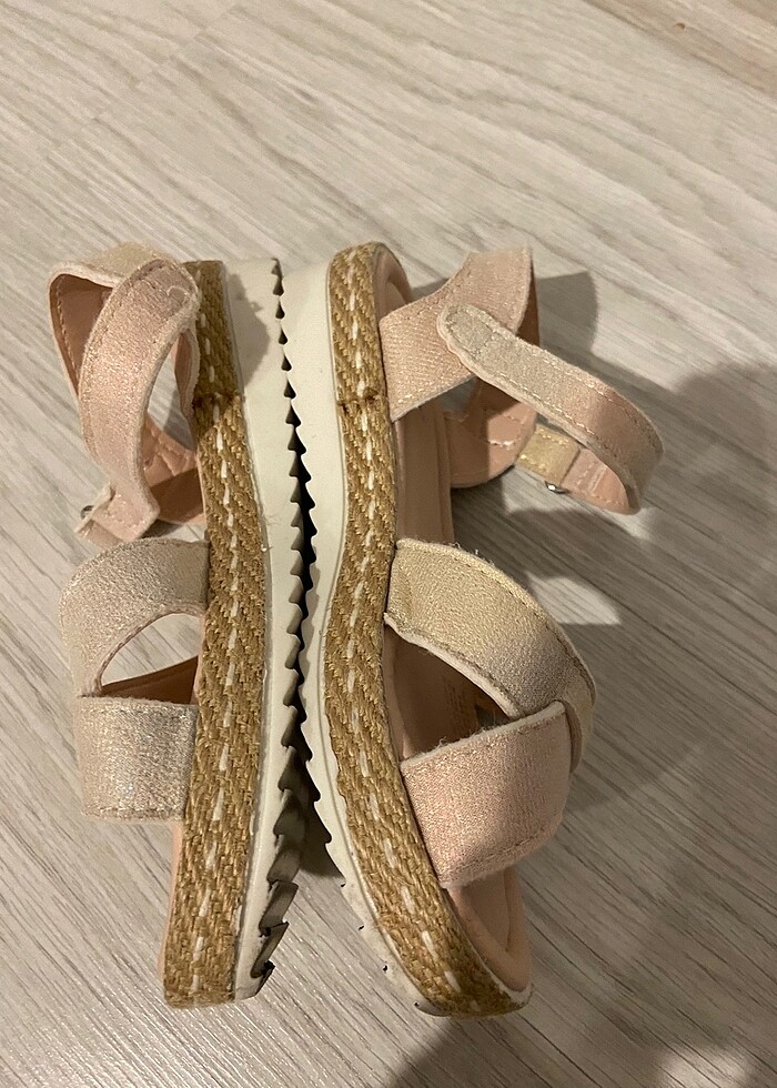 28 numara sandalet - Görsel 3