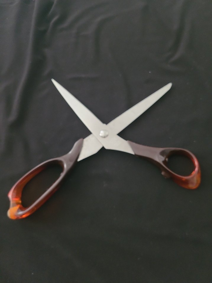 Kahverengi Saplı Gri Makas - Görsel 2