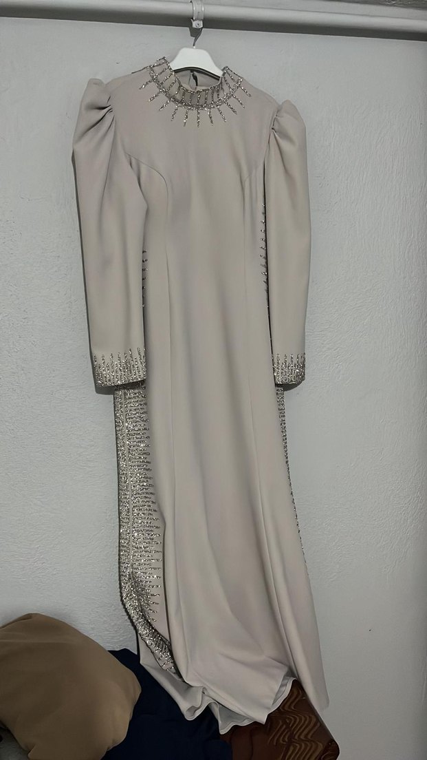 Gri İşlemeli Uzun Abiye Elbise - Görsel 2