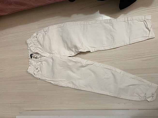 Beyaz bershka pantolon