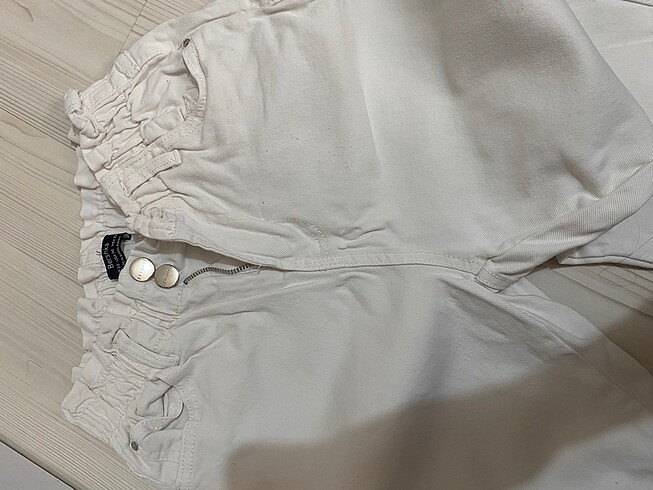 32 Beden Beyaz bershka pantolon