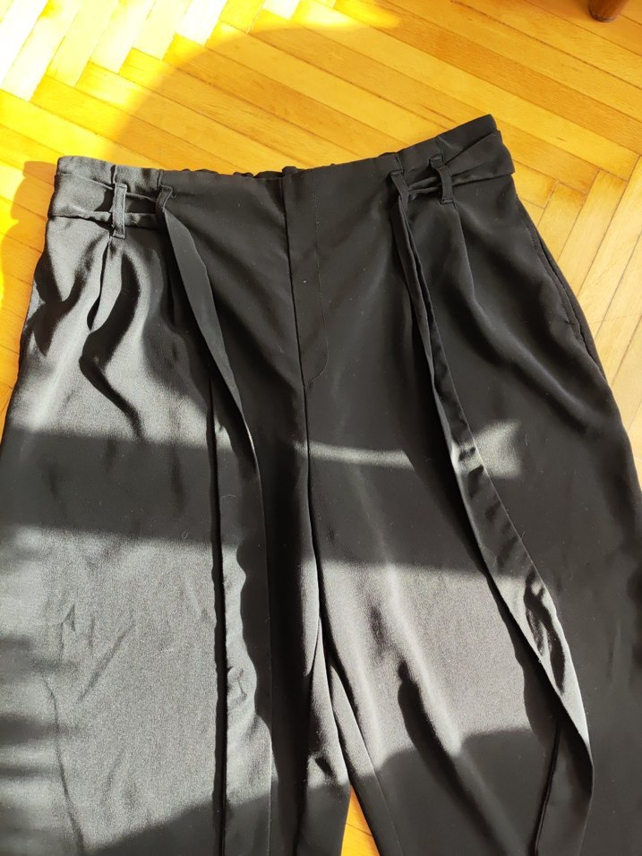 Siyah Kemerli Kadın Midi Kumaş Pantolon - Görsel 2