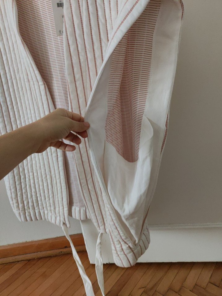 Beyaz Pilili Keten Kolsuz Mini Yelek - Görsel 2