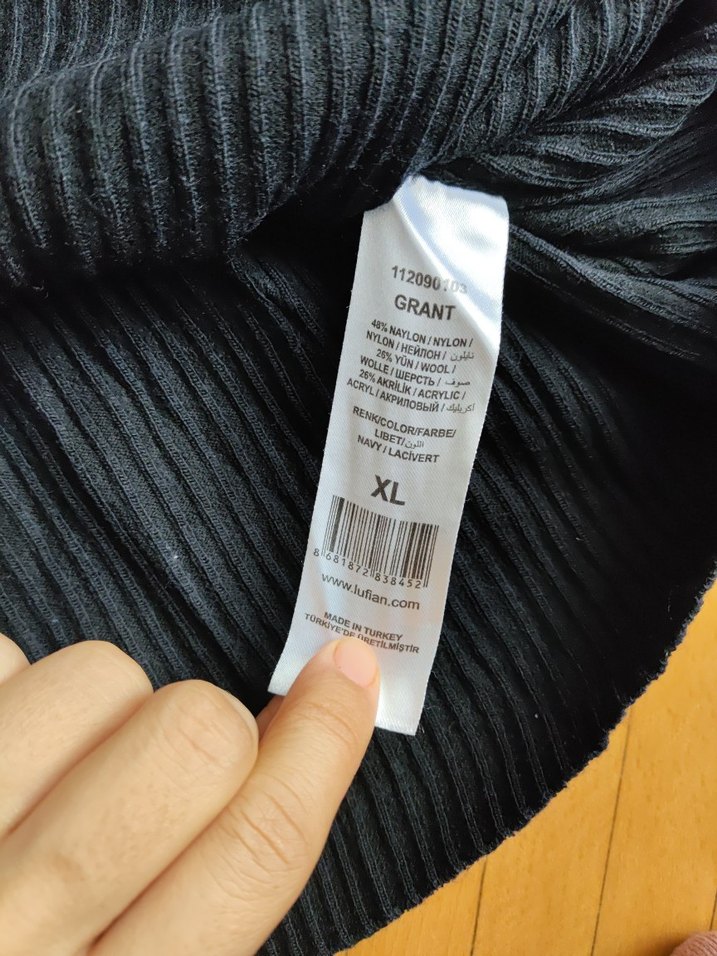 Kadın Siyah Fitilli Boğazlı Triko - Görsel 4