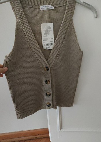 Düğmeli V Yaka Bej Triko Süveter - Görsel 2