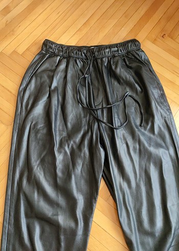 Siyah Deri Kemerli Kadın Pantolon - Görsel 2