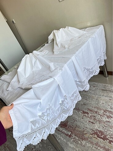 Çeyizlik dantel kanaviçe beyaz yatak takımı etek
