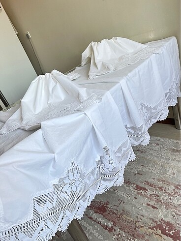 Karaca Home Çeyizlik dantel kanaviçe beyaz yatak takımı etek