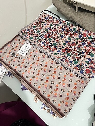 Locella eşarp
