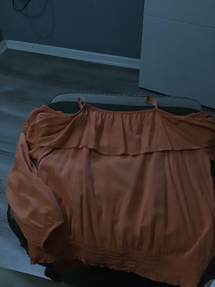 omuz detaylı şık ve spor bluz - Görsel 4