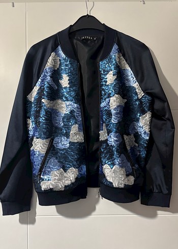 Pul Detaylı Kadın Ceket - Görsel 2