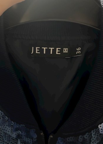 Pul Detaylı Kadın Ceket - Görsel 4