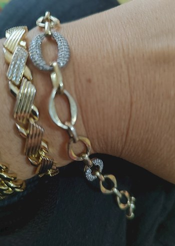 Zincir Detaylı Altın Renkli hallow Bileklik - Görsel 2