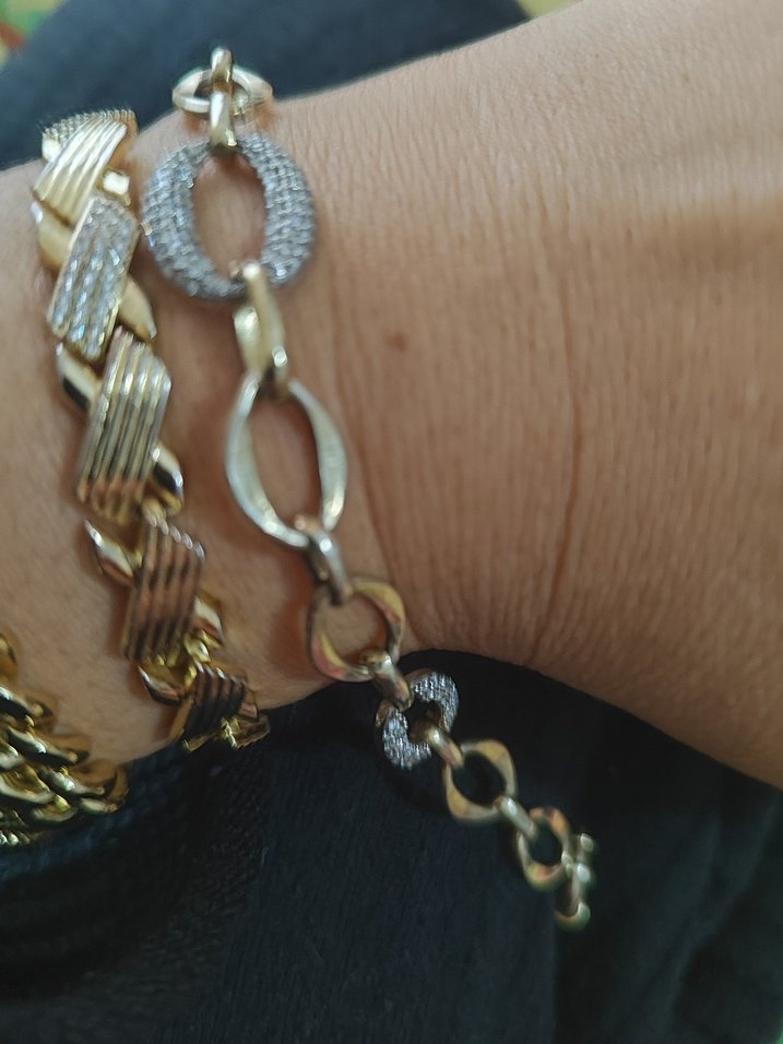 Zincir Detaylı Altın Renkli hallow Bileklik - Görsel 2