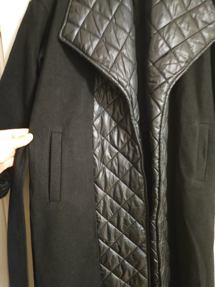 Siyah Uzun Kaban - Görsel 3