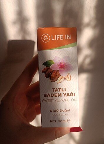 Life in tatlı badem yağı
