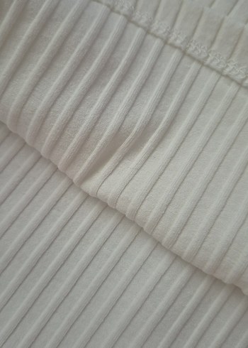 Nakışlı Beyaz Bebek Önlüğü - Görsel 4